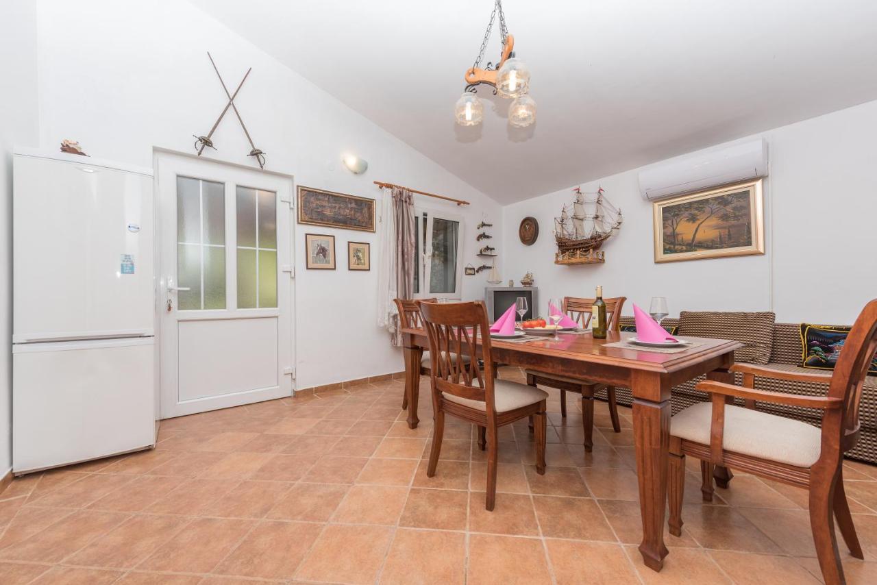 Holiday Home Frane Slivno  외부 사진